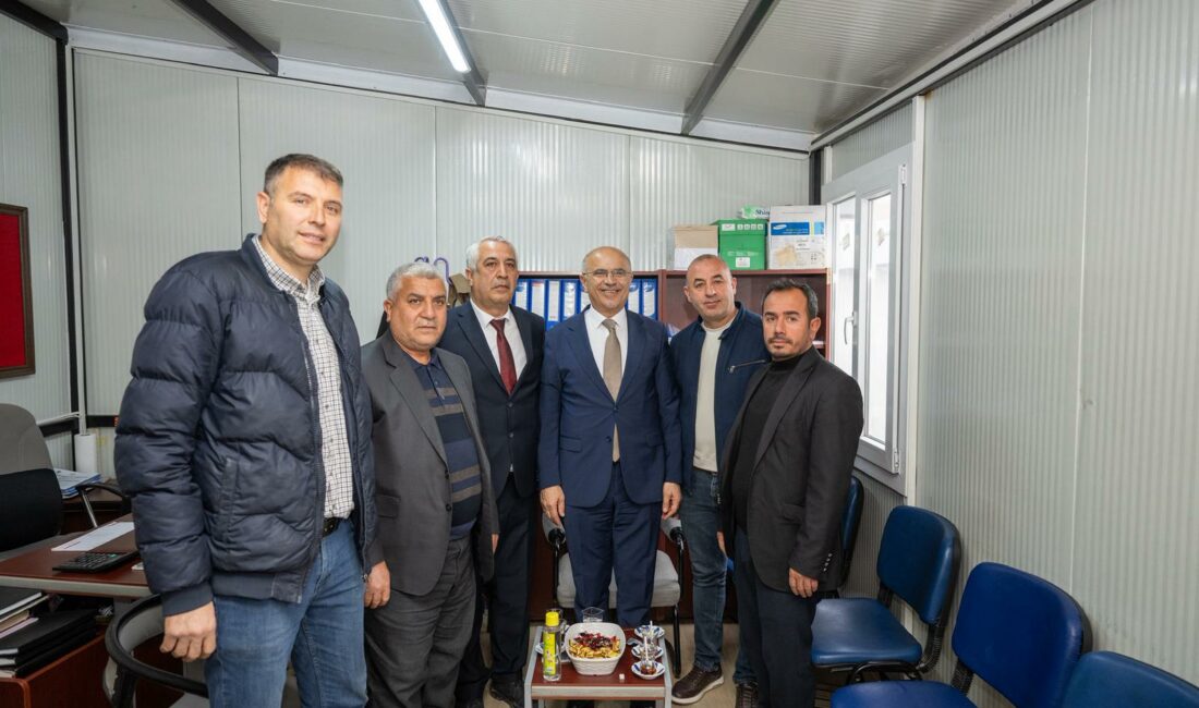Malatya Büyükşehir Belediye Başkanı Sami Er, esnaf odaları ziyaretlerinde kentin
