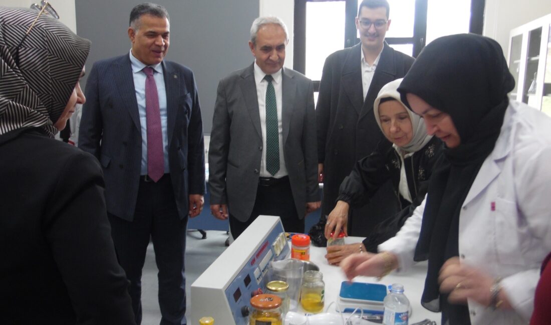 Malatya’da Dünya Sıfır Atık Günü kapsamında düzenlenen etkinliklerde, öğrencilerin hazırladığı