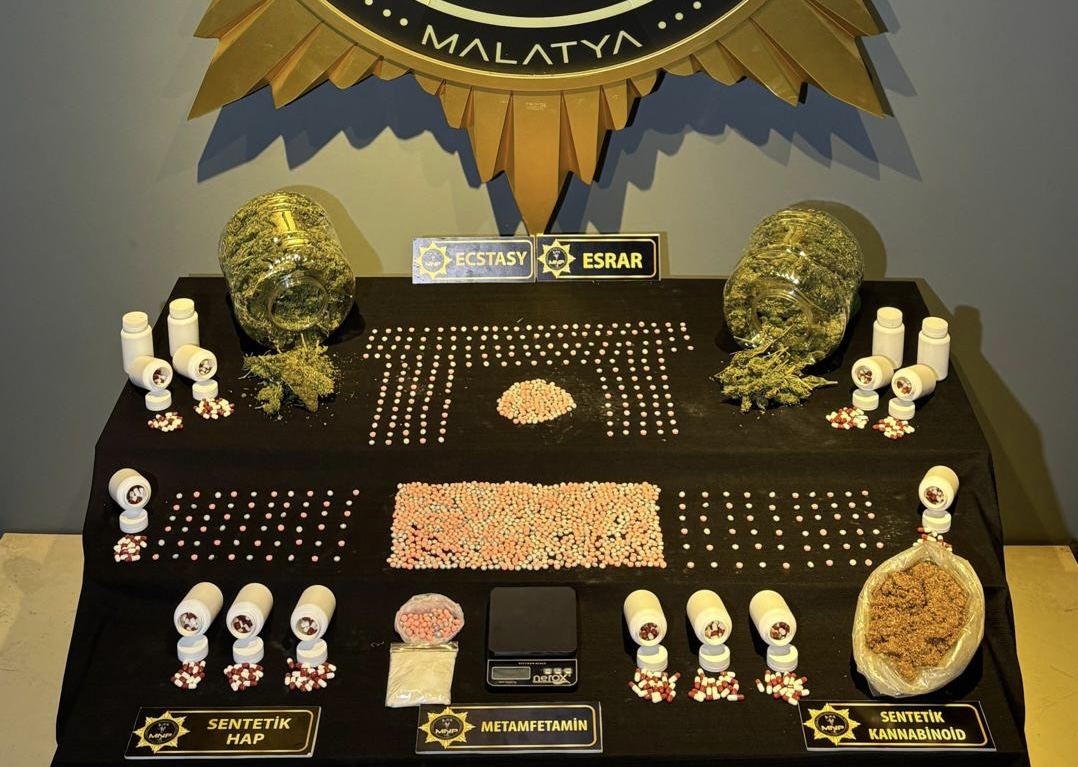 Malatya’da emniyet birimlerince yürütülen uyuşturucu ile mücadele çalışmaları kapsamında düzenlenen
