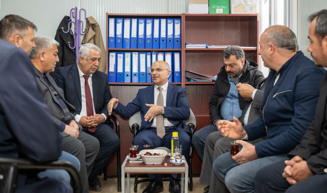 Malatya Büyükşehir Belediye Başkanı Sami Er, “Depremin yaralarını sarmakla kalmıyor,