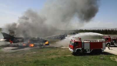 Malatya’da askeri ve sivil ekiplerin katılımıyla gerçekleştirilen “Uçak Yangınına Müdahale