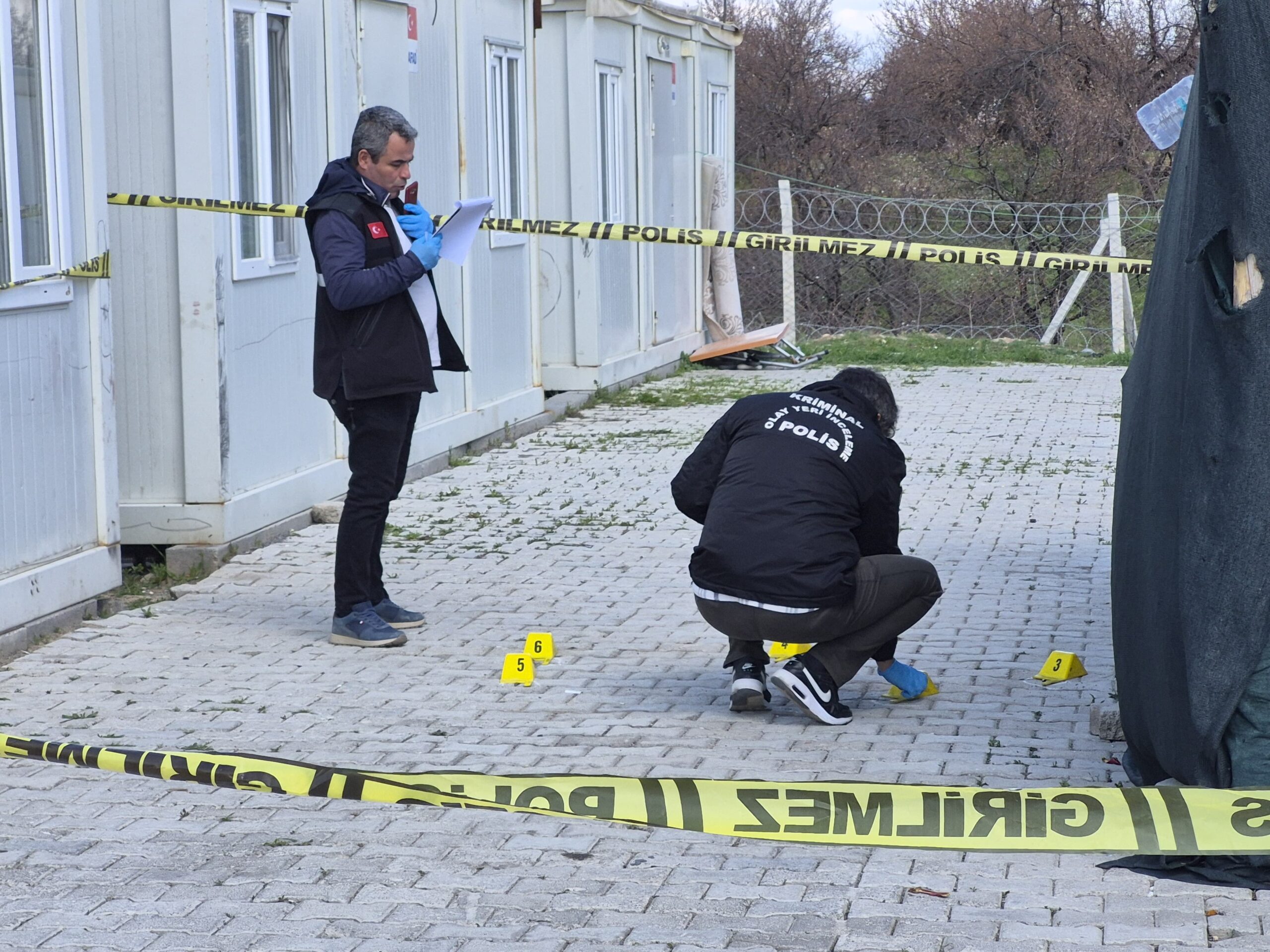 Malatya’nın Yeşilyurt ilçesinde aile içi tartışma silahlı kavgaya dönüştü. Bacanaklar