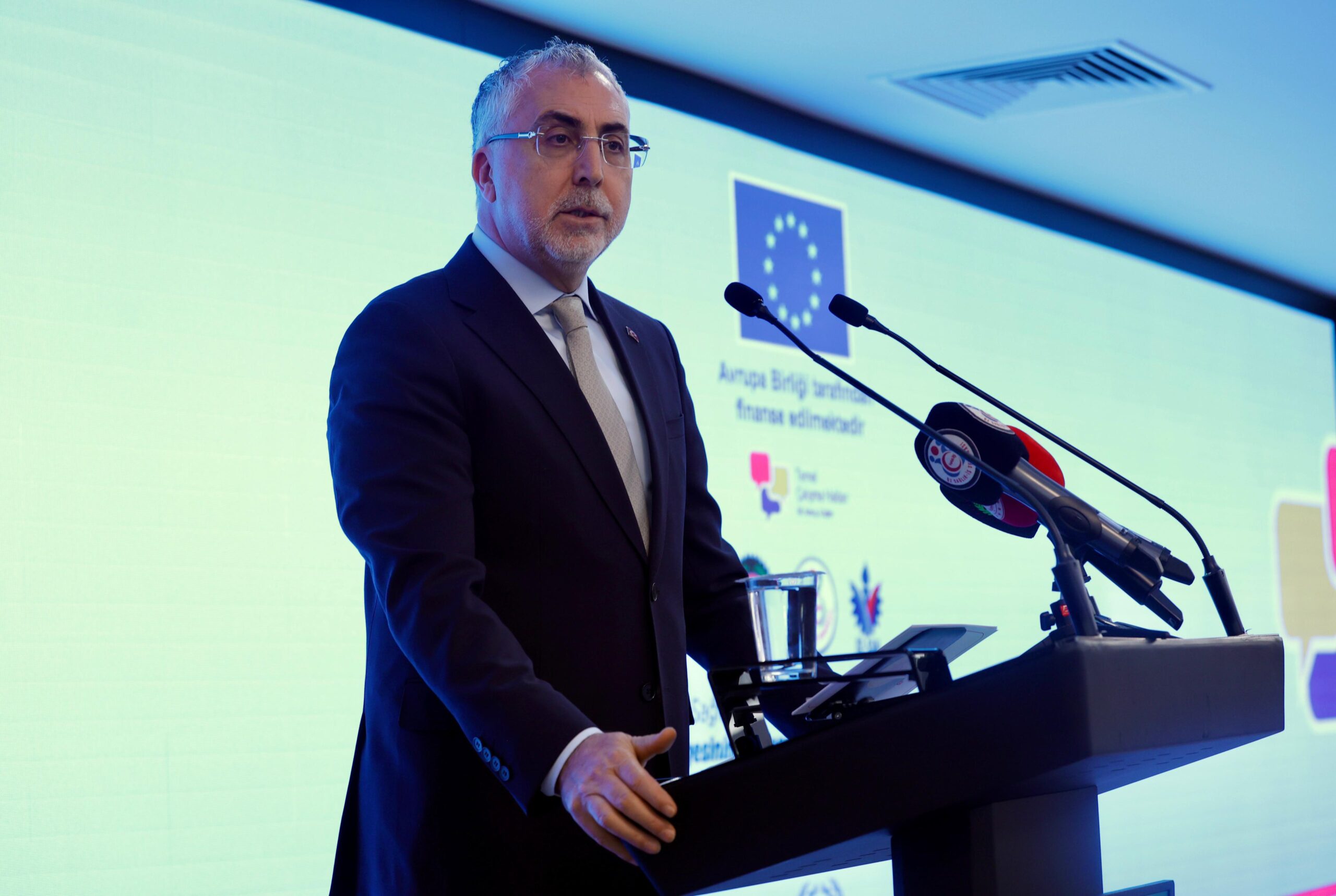 Çalışma ve Sosyal Güvenlik Bakanı Vedat Işıkhan, Ankara’daki ATO Congresium’da