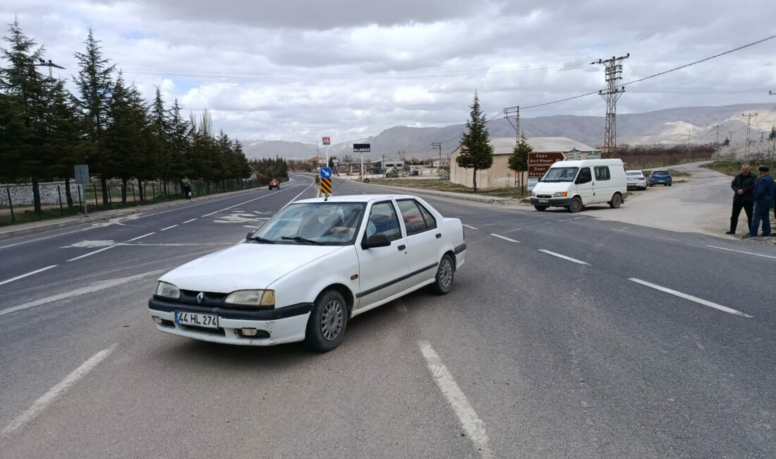 Malatya’nın Darende ilçesine bağlı Balaban Mahallesi içerisinden geçen D-300 Devlet