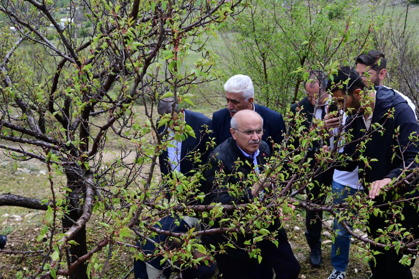 Malatya’da dolu yağışından etkilenen ilçelerde incelemelerde bulunan Büyükşehir Belediye Başkanı