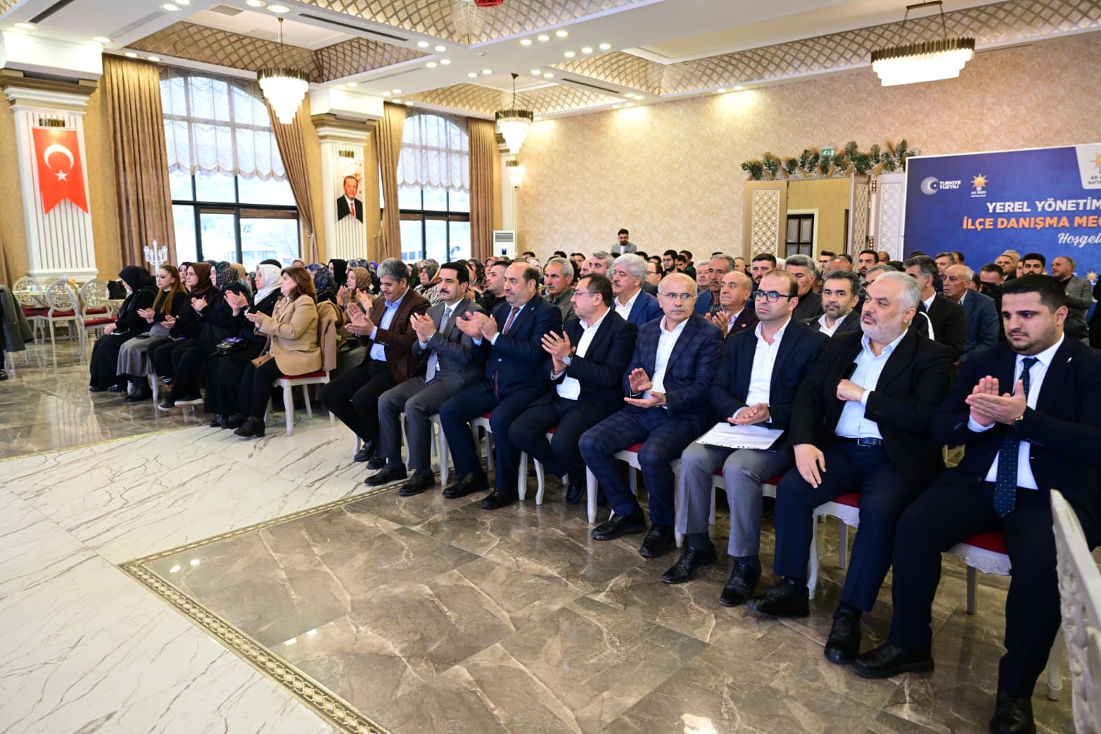 AK Parti Battalgazi İlçe Başkanlığı ev sahipliğinde düzenlenen danışma meclisi