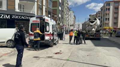 Malatya’nın Yeşilyurt ilçesinde meydana gelen trafik kazasında, beton mikserinin çarptığı