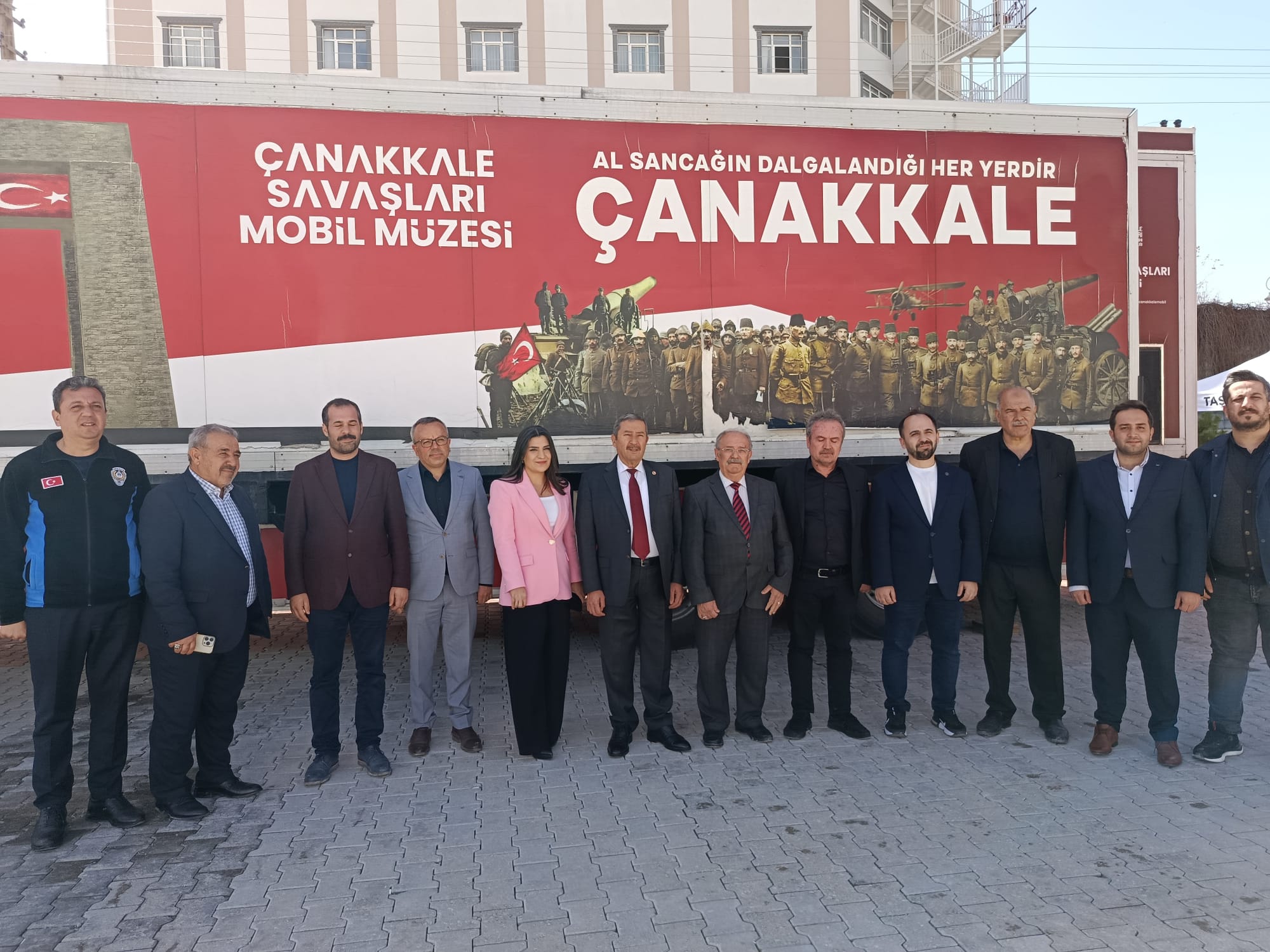 Çanakkale Savaşları Mobil Müzesi’nin Darende’ye gelmesiyle yüzlerce öğrenci tarihi yakından
