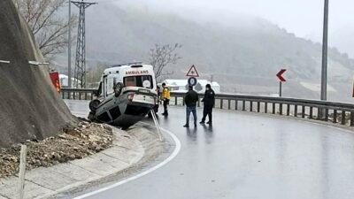 Malatya’nın Doğanşehir ilçesinde otomobilin takla atması sonucu 5 kişi yaralandı.
