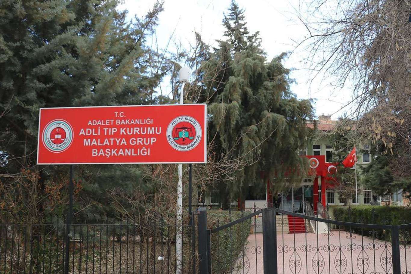 Malatya’nın Kale ilçesinde kontrolden çıkan otomobilin uçuruma yuvarlanması sonucu sürücü