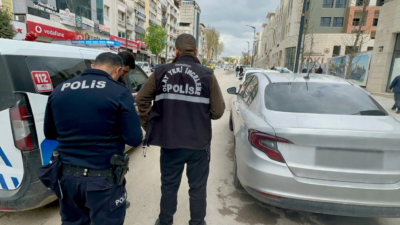 Malatya’da iki kardeş arasında çıkan tartışma bıçaklı kavgaya dönüştü. Yaralanan