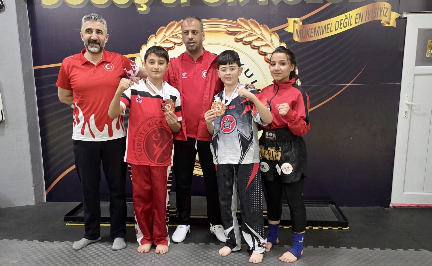 Diyarbakır’da düzenlenen Türkiye Kickboks Şampiyonası’nda Malatya Doğuş Spor Kulübü sporcuları