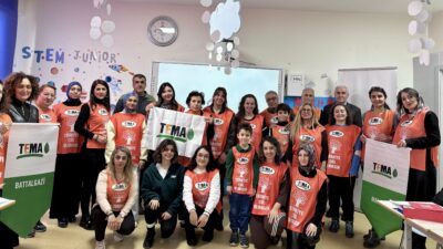 Malatya’da düzenlenen Temel Gönüllü Eğitimi programına katılan TEMA gönüllüleri, çocuklara
