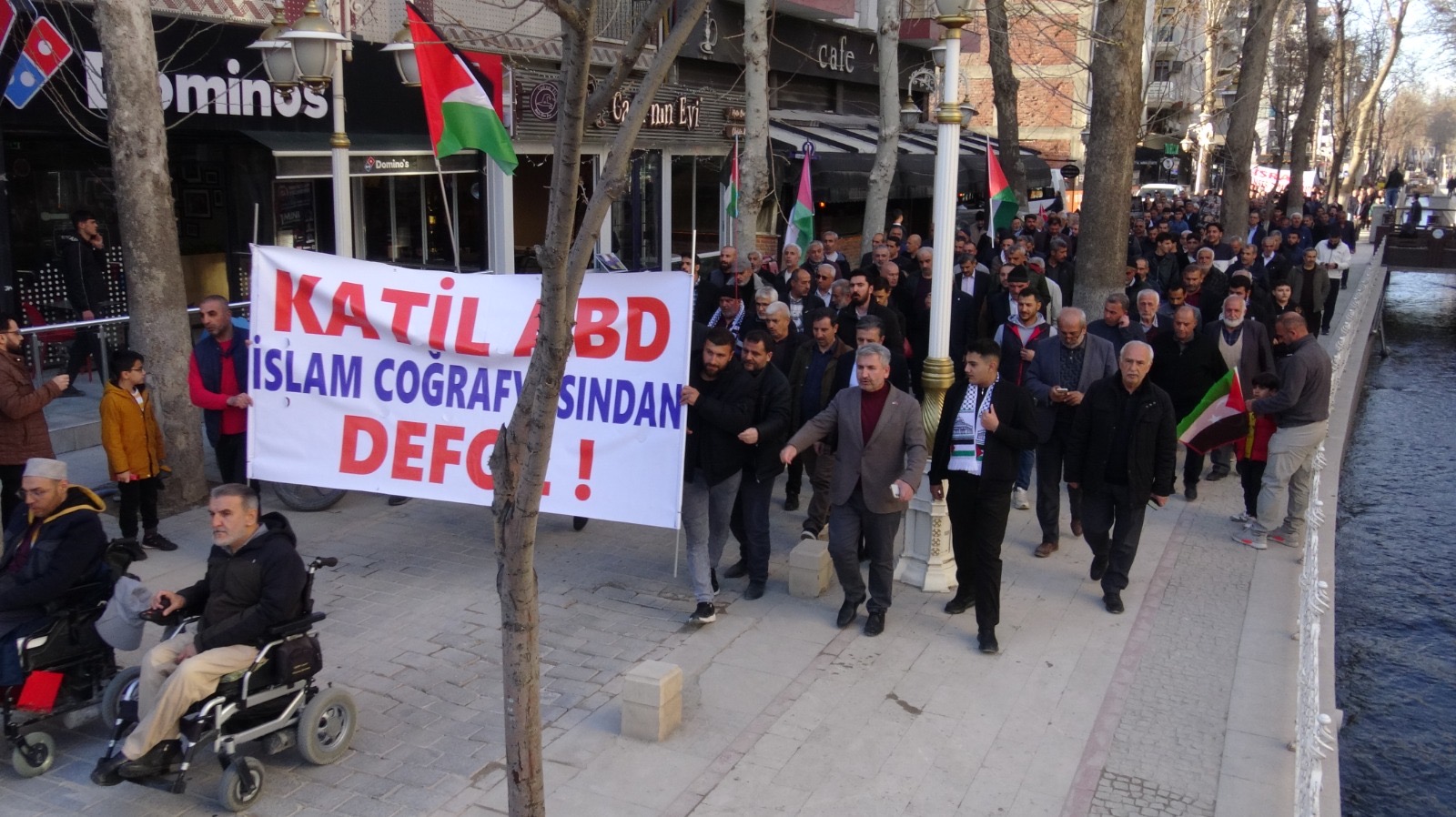 Malatya’da Kudüs Kardeşlik Platformu öncülüğünde düzenlenen yürüyüşte yüzlerce kişi Mescid-i