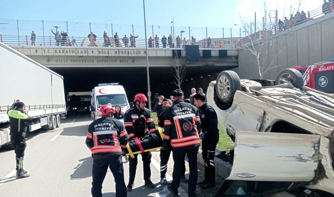 Malatya’da kontrolden çıkan otomobilin ters dönerek refüje çıkması sonucu meydana
