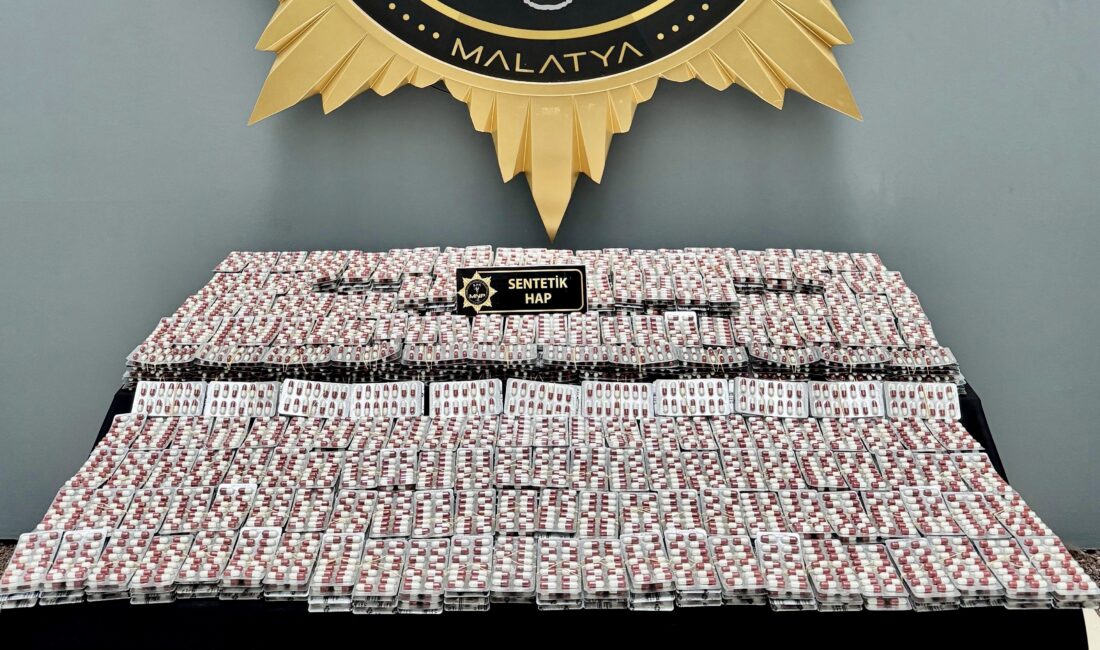 Malatya’da düzenlenen operasyonda bir yolcu otobüsünde yapılan aramada 21 bin
