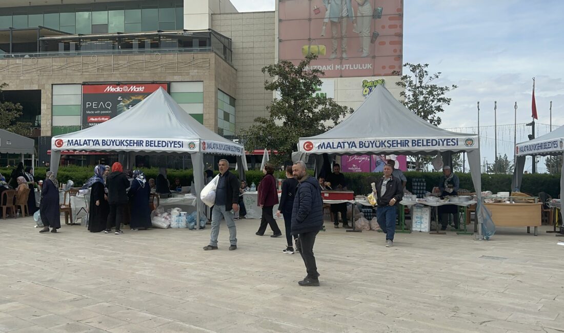Malatya’da AVM önünde başlatılan kermesten elde edilecek gelirle Gazze’ye “Sumud”