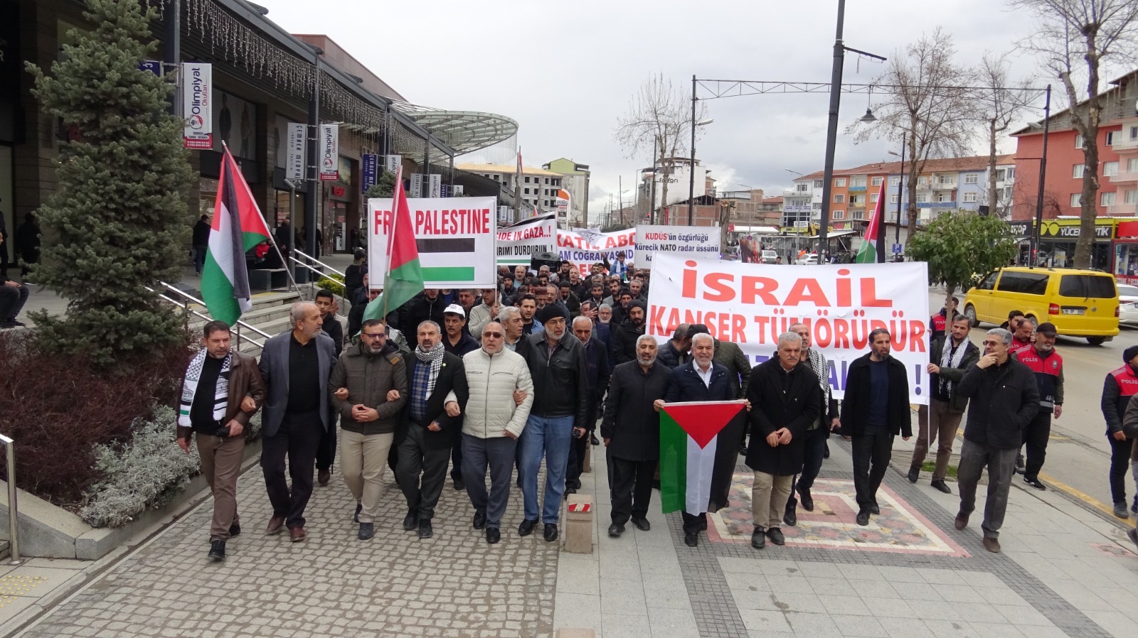Malatya’da Kudüs Kardeşlik Platformu, “Coğrafyamızda işgalci İsrail ve ABD askerlerini