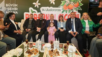 CHP Malatya Milletvekili Veli Ağbaba, Adana’daki Portakal Çiçeği Karnavalı’na katılarak