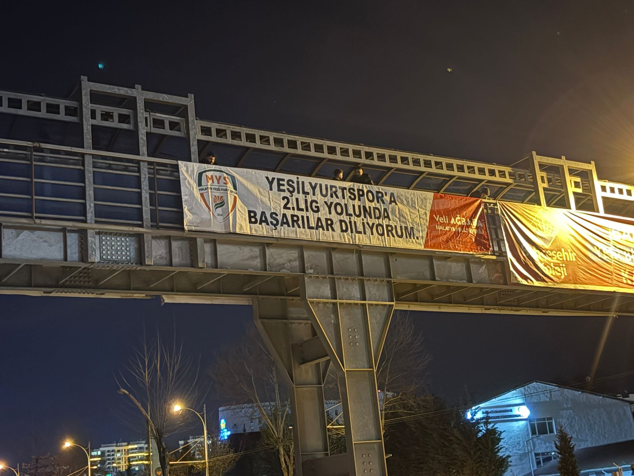 Malatya Milletvekili Veli Ağbaba’nın şehir genelinde astırdığı afiş ve posterlerle