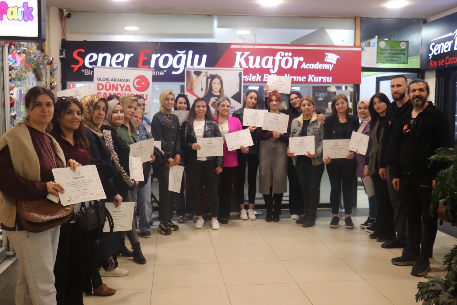 Malatya’da sosyal sorumluluk projesi kapsamında düzenlenen ücretsiz kuaför kursunu başarıyla