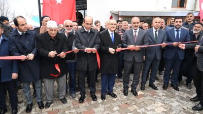 Malatya’nın Yeşilyurt ilçesine bağlı Topsöğüt Mahallesi’nde depremde yıkılan camilerin yeniden