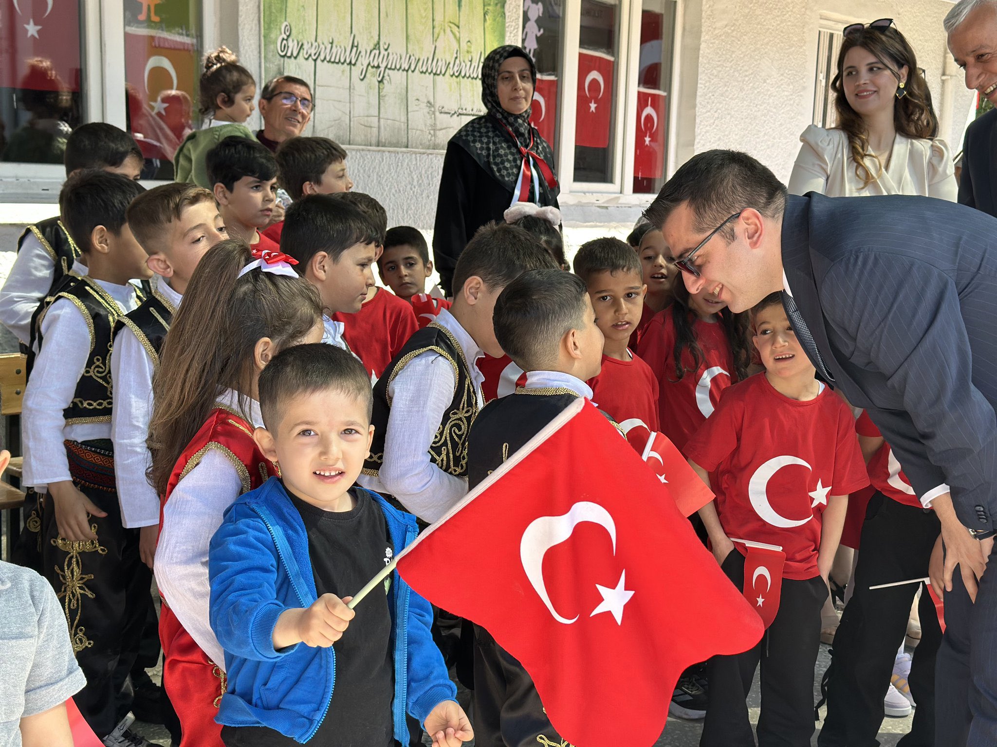 Yazıhan’da 23 Nisan Ulusal Egemenlik ve Çocuk Bayramı programına katılan