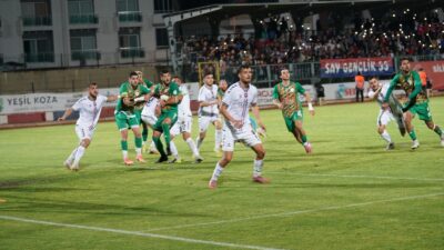 Malatya Büyükşehir Belediye Başkanı Sami Er, Yeşilyurtspor'un yarı finale yükselmesini