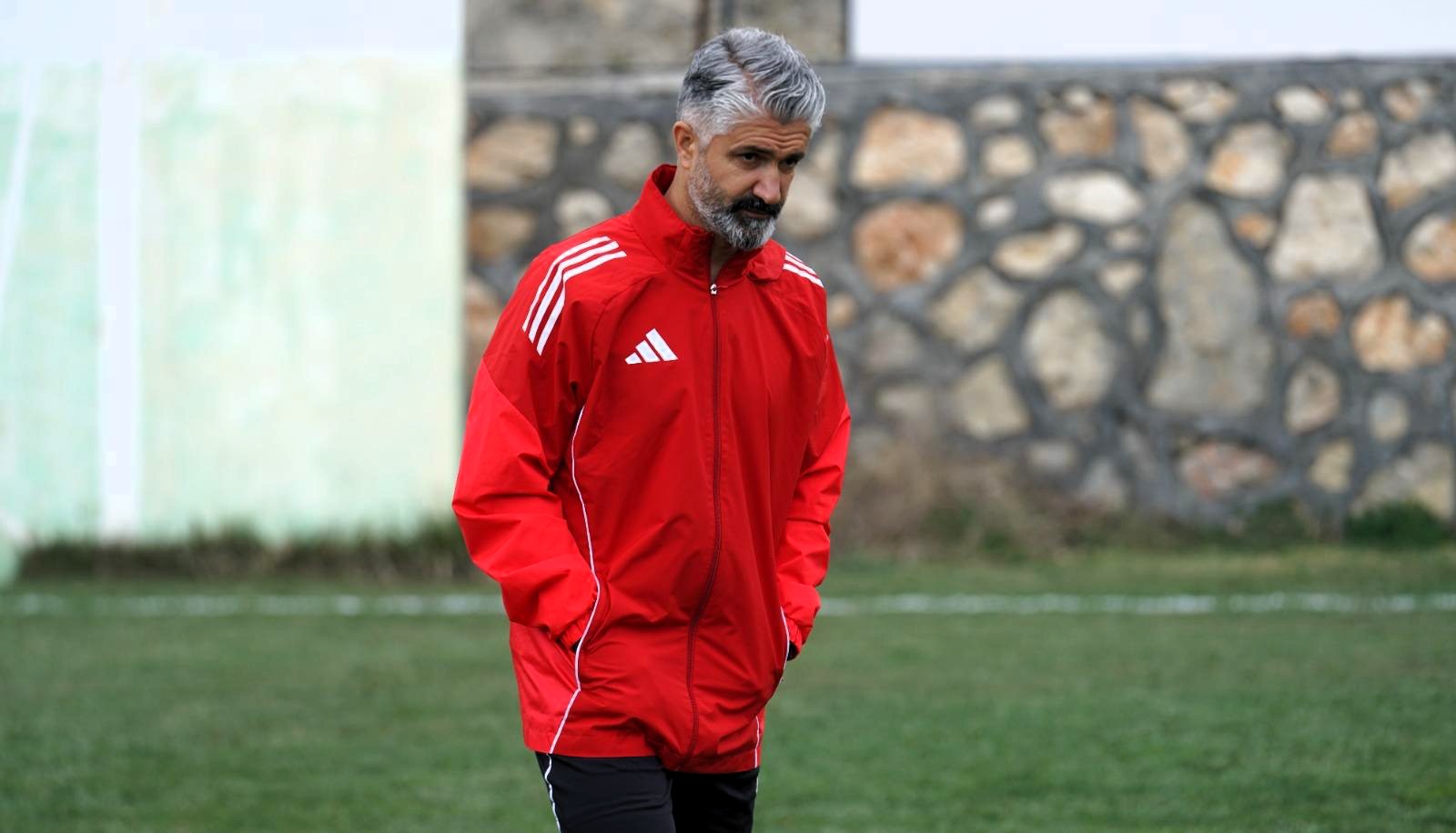 Nesine 3. Lig 2. Grup’ta mücadele eden Yeşilyurtspor, teknik direktör