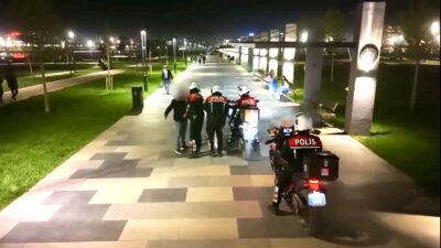 Malatya’da polis ekiplerince Yeşilyurt ilçesinde gerçekleştirilen huzur uygulamasında 310 kişi