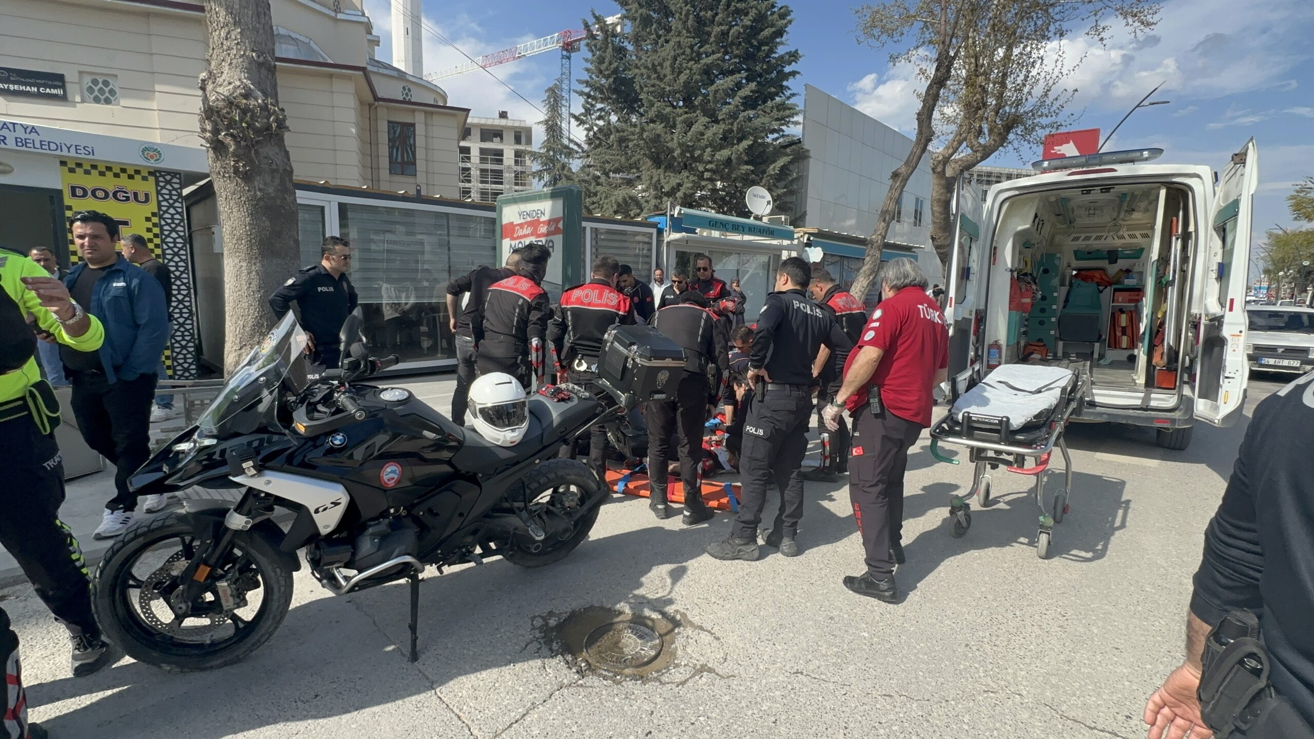 Yunus Timi Kaza Yaptı: 2 Polis Yaralandı