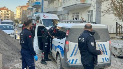 Zaviye Mahallesinde çıkan kavgada baba ile oğlu bıçakla yaralandı. Olayın