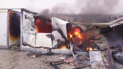 Malatya’nın Yeşilyurt ilçesinde bulunan Samanköy konteyner kentte çıkan yangın kısa