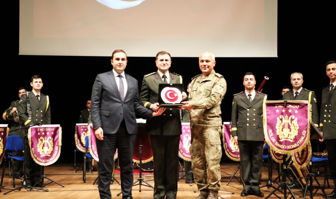 Muş Alparslan Üniversitesi ev sahipliğinde gerçekleştirilen konser programında, Malatya 2.