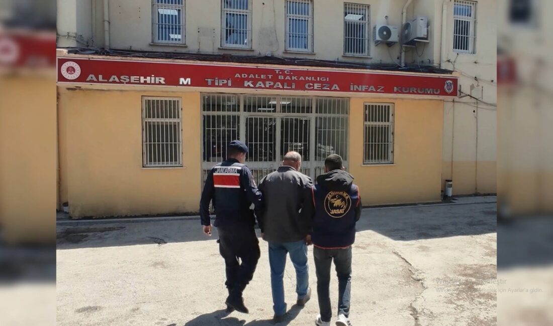 Jandarma ekiplerince 33 ilde FETÖ’ye yönelik düzenlenen operasyonlarda 69 şüpheli