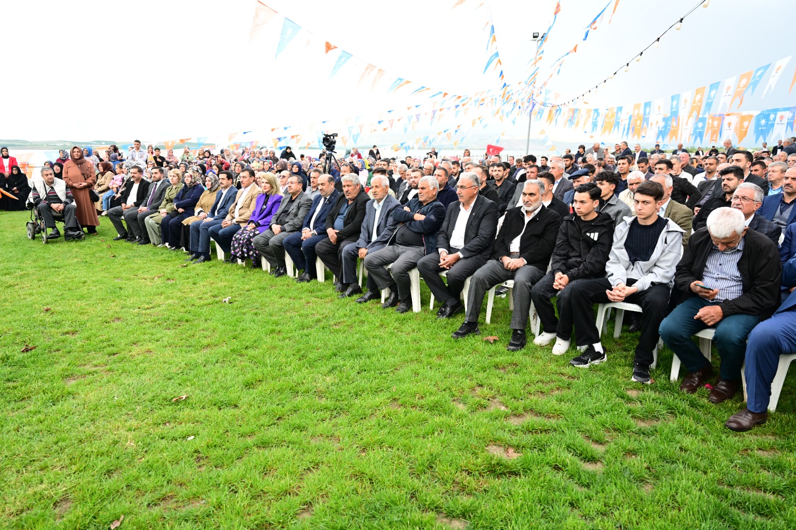 Battalgazi’de düzenlenen AK Parti Mahalle Başkanları İstişare ve Değerlendirme Toplantısı’nda