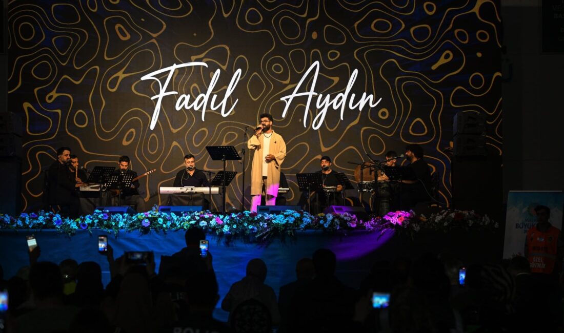 Malatya Büyükşehir Belediyesi tarafından Anneler Günü kapsamında düzenlenen konserde ilahi