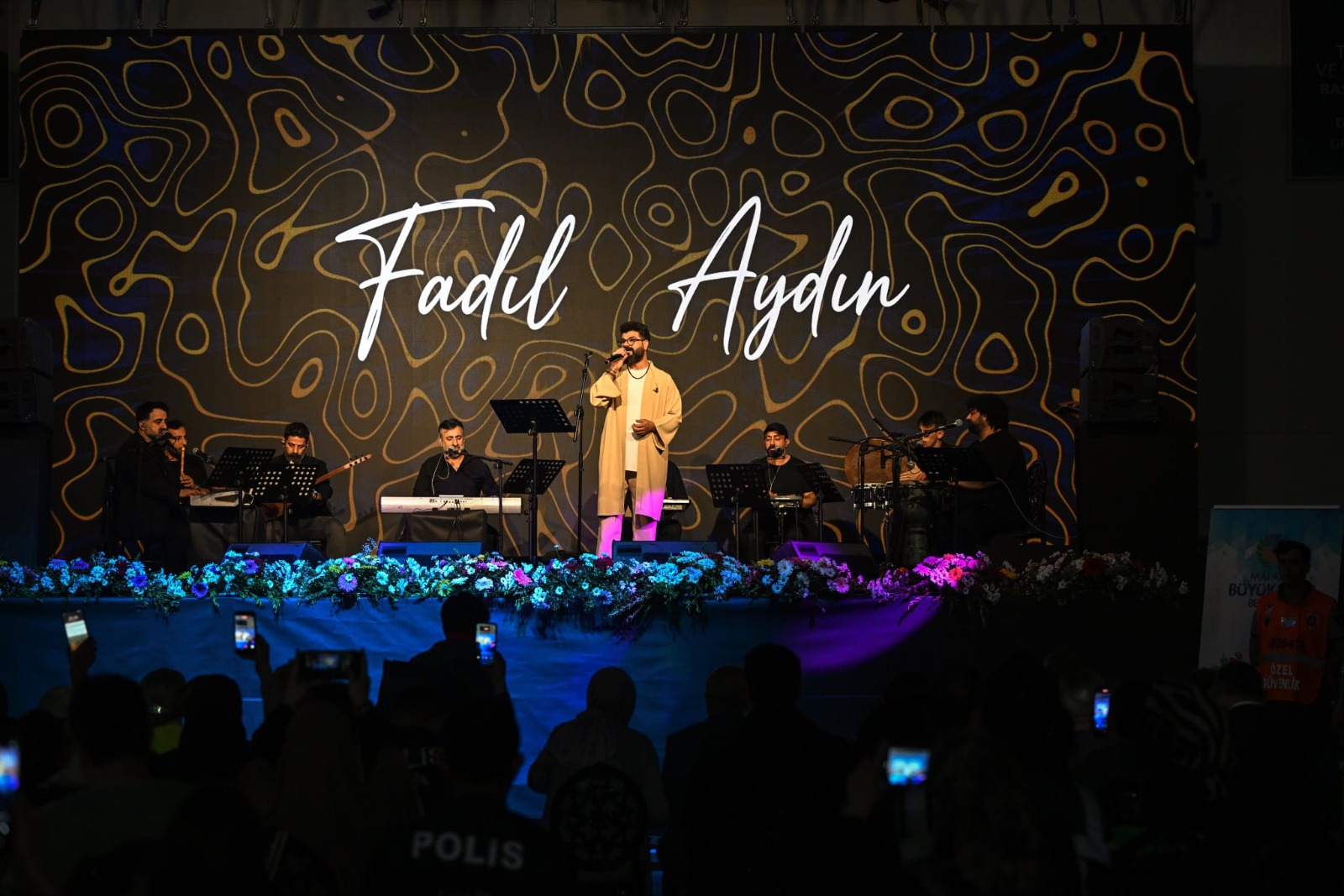 Malatya Büyükşehir Belediyesi tarafından Anneler Günü kapsamında düzenlenen konserde ilahi