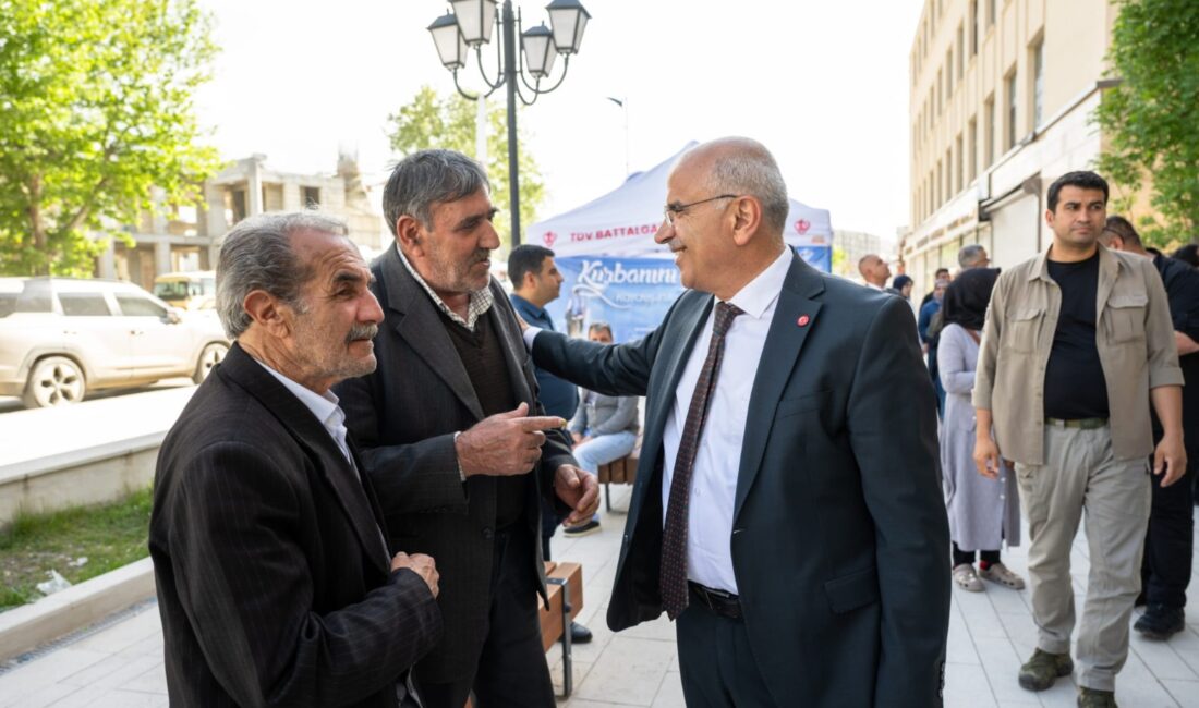 Malatya Büyükşehir Belediye Başkanı&nbsp;Sami Er, Malatya Çarşı Merkezi’nde incelemelerde bulunarak