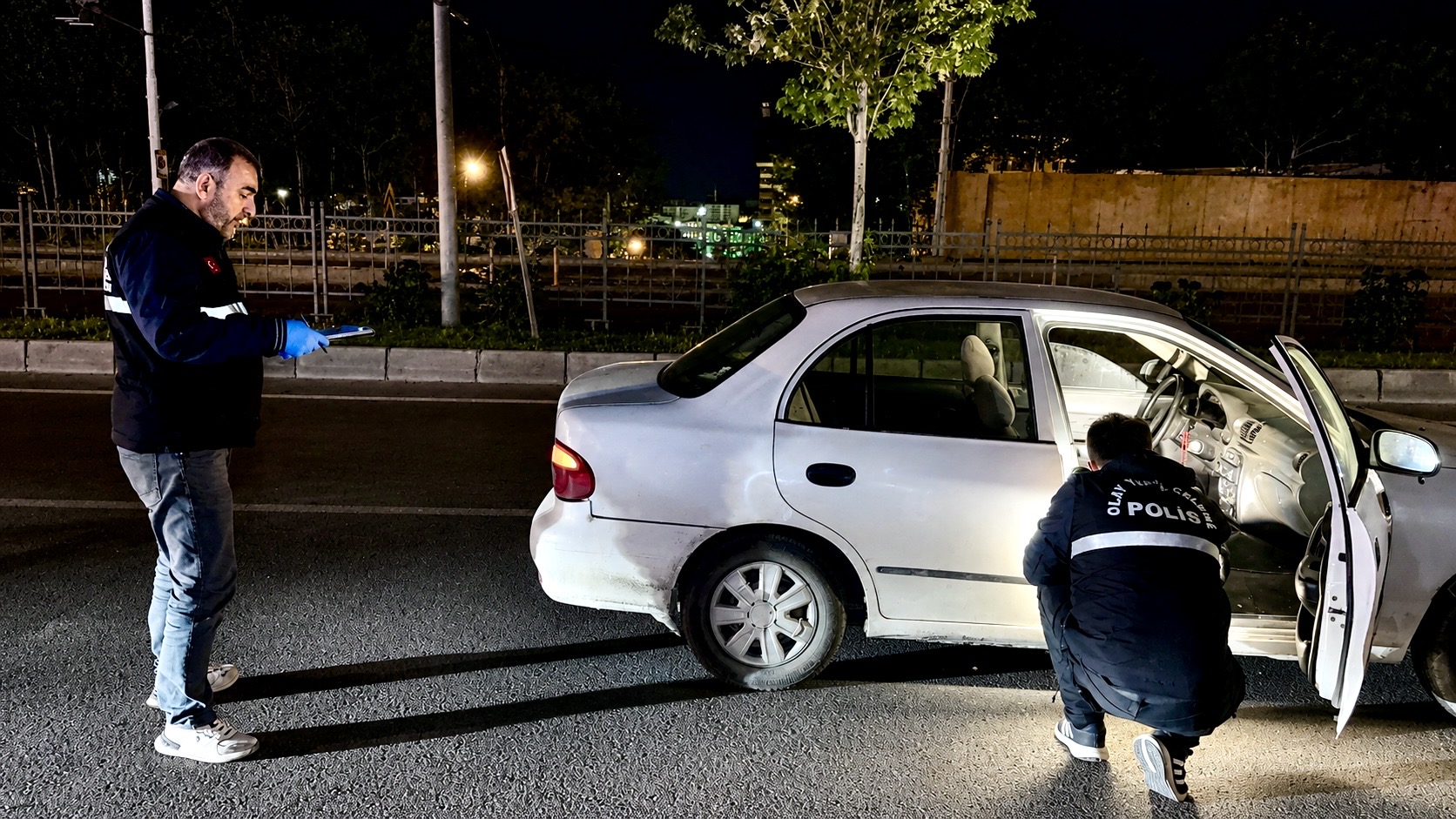 Malatya’da gece yarısı çevre yolunda karşıdan karşıya geçmeye çalışan yayaya