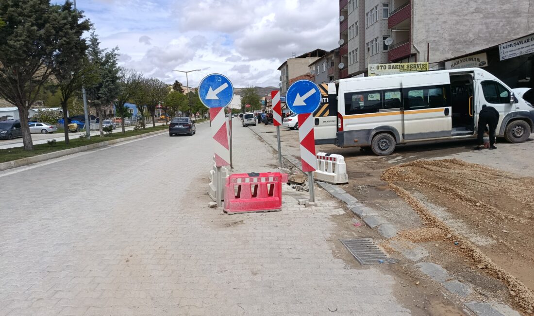 Darende’de D-300 Karayolu üzerindeki menfez çalışmasının yaklaşık 5 aydır tamamlanamaması
