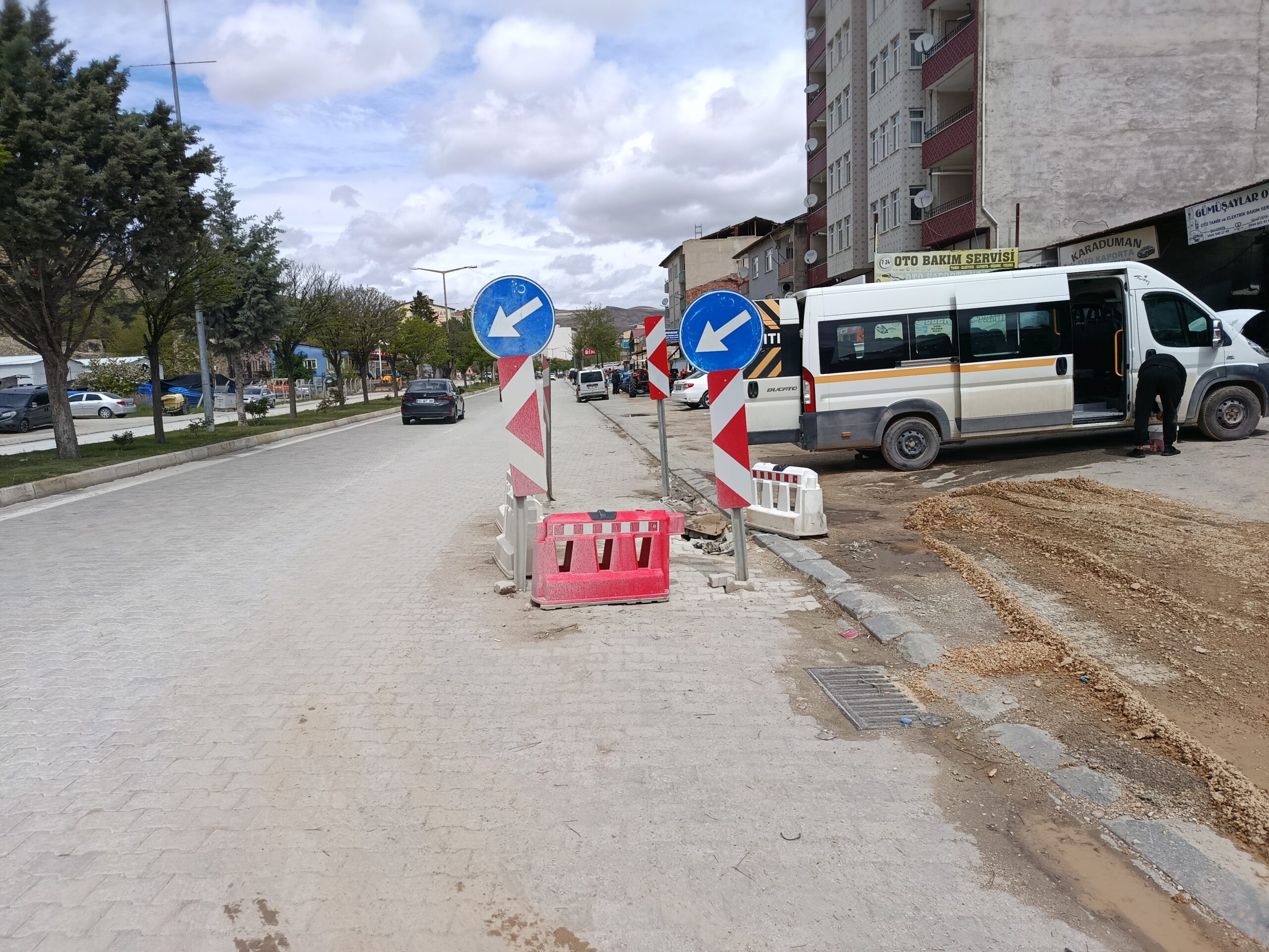Darende’de D-300 Karayolu üzerindeki menfez çalışmasının yaklaşık 5 aydır tamamlanamaması