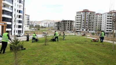 Elazığ Belediyesi, şehir genelinde başlattığı çevre düzenleme ve yeşillendirme çalışmalarıyla