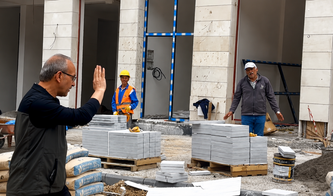 Malatya Valisi Seddar Yavuz, Fuzuli Caddesi’nde devam eden çalışmaları yerinde