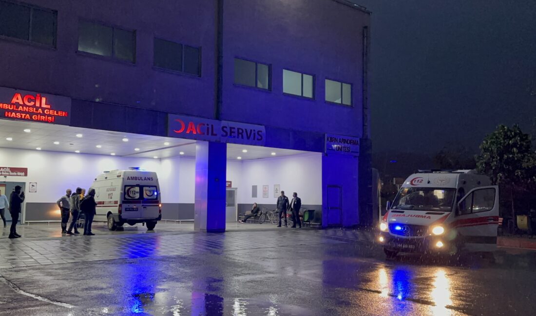 Malatya’nın Yeşilyurt ilçesinde çıkan bıçaklı kavgada bir kişi ağır yaralanırken,