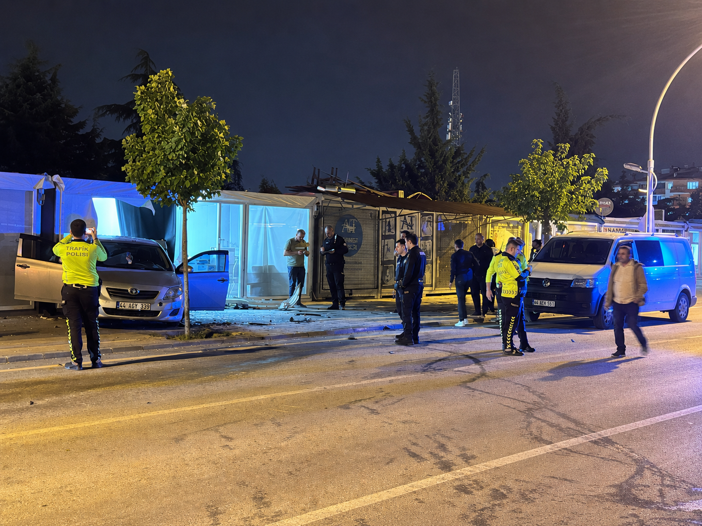 Malatya’da Güney Kuşak Yolu üzerinde iki otomobilin çarpışması sonucu meydana