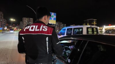 Malatya’da polis ekiplerince 13 ilçede eş zamanlı gerçekleştirilen Huzur 44