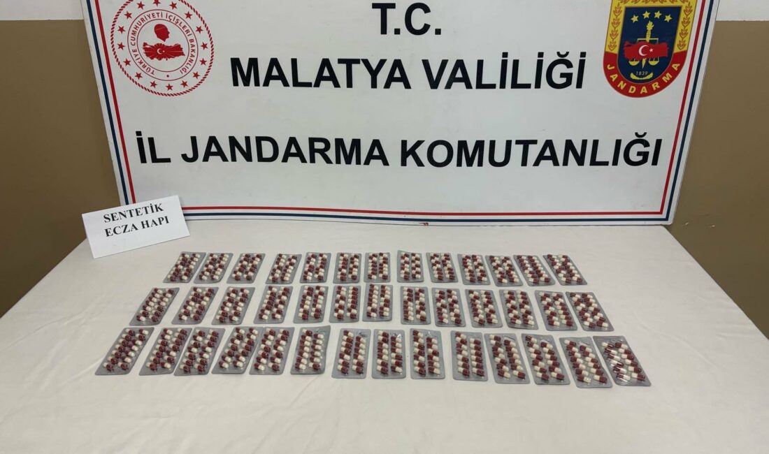 Malatya’da jandarma ekipleri tarafından düzenlenen narkotik operasyonunda 550 adet sentetik