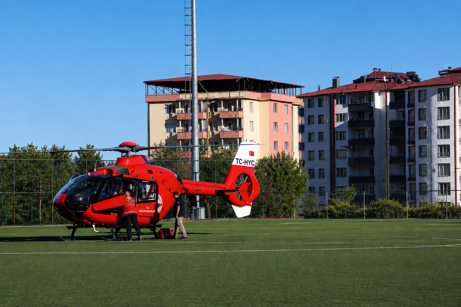 Darende ilçesinde rahatsızlanan 78 yaşındaki F.Y., mide kanaması şüphesiyle helikopter