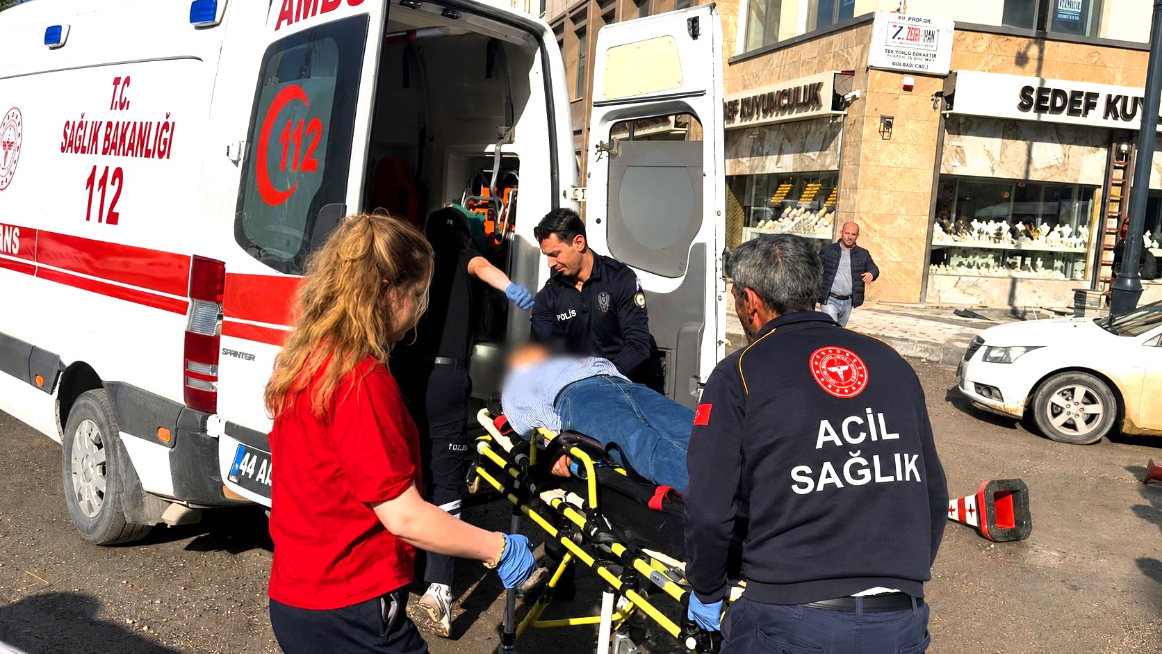 Malatya’da eski eşi tarafından av tüfeğiyle vurularak ağır yaralanan Feride